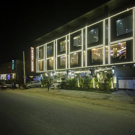 Hotel Park Tree Near Delhi Airport ニューデリー エクステリア 写真