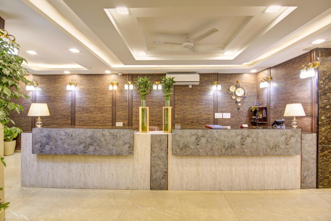 Hotel Park Tree Near Delhi Airport ニューデリー エクステリア 写真